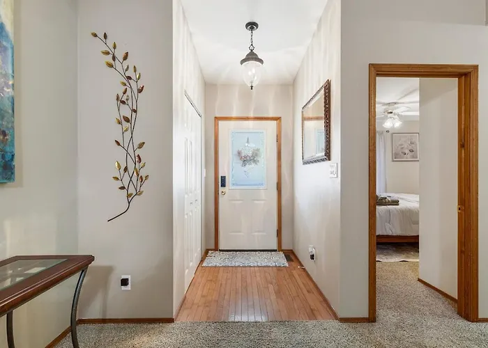 320 Royal Ct Holiday home Champaign